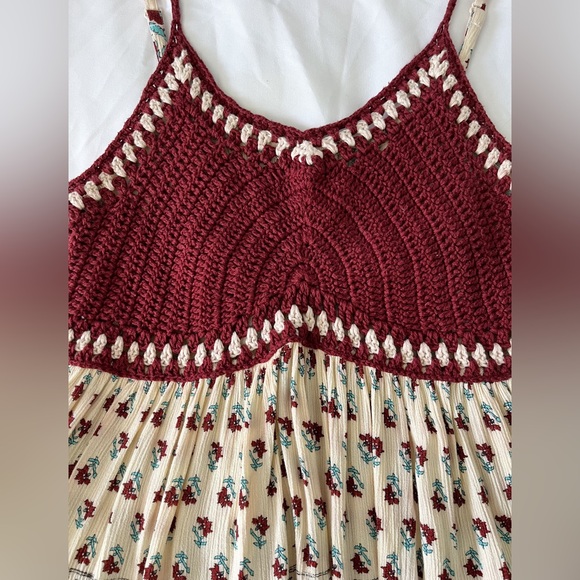 American Rag Crochet Floral Boho Spaghetti Strap Top Size Medium - Picture 5 of 10